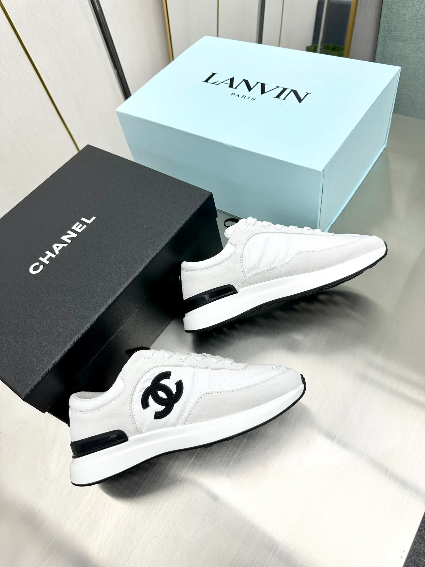 👟👟Ex-factory price 520 🌈🌈 Women's shoes Women's clothing CHANEL Chanel thick-soled panda sneakers Panda biscuit shoes Chanel 2023ss hot panda shoes🐼Colorful thick-soled casual sports shoes sneakers Counter synchronization The counter is very popular Very difficult to buy a shoe The most popular thick-soled panda shoes on the Internet It is conceivable that Xiaoxiang control cannot miss it Simple and versatile white shoes that coexist with good looks and comfort. Thick soles increase height and are super versatile. You can wear them with your eyes closed😍Whoever wears them will look better. Upper: calfskin. Lining: imported sheepskin lining. Outsole: T👟👟Ex-factory price. Original outsole. Size: 35-40 (41 42 customized.
